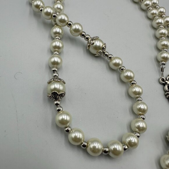 Vintage Rosary Necklace Faux Pearl Silver Tone Ornate Cross Religious Beaded - Picture 6 of 11